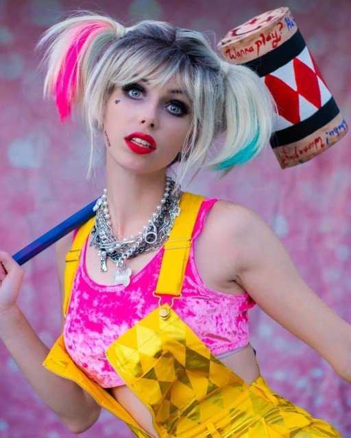 Need to shoot this costume on skates 👀🛼🛼📸.Costume and wig...