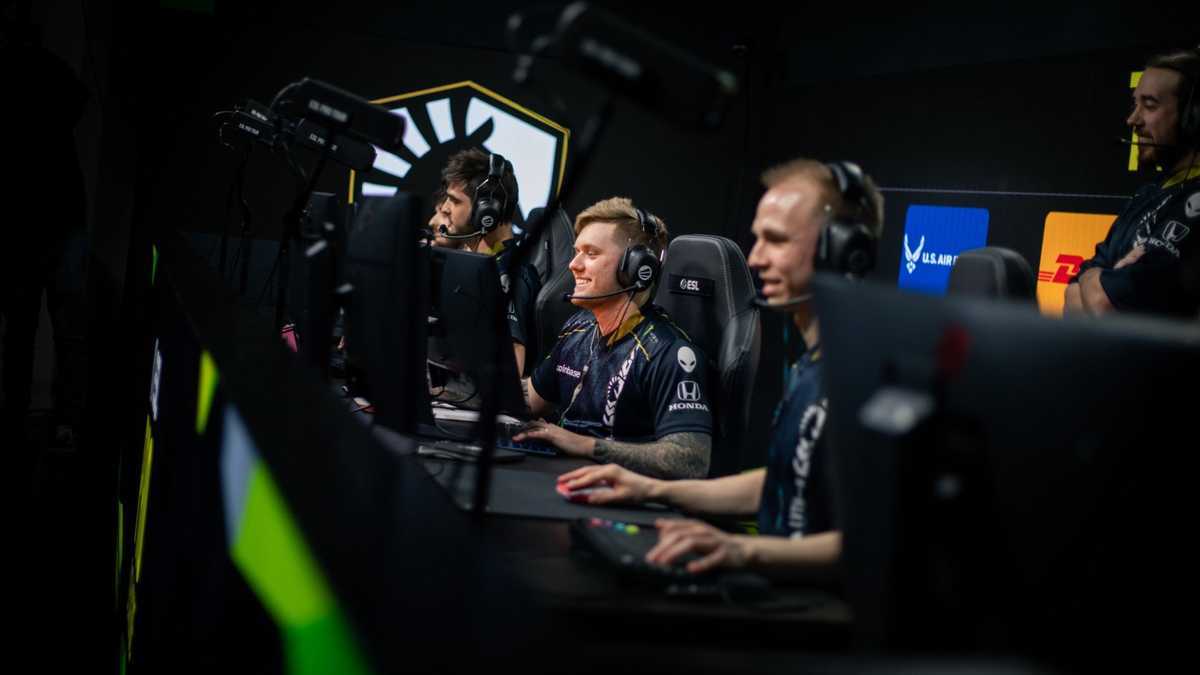 The experts favor Liquid in the match vs NiP at BLAST Premier Fall Groups 2022